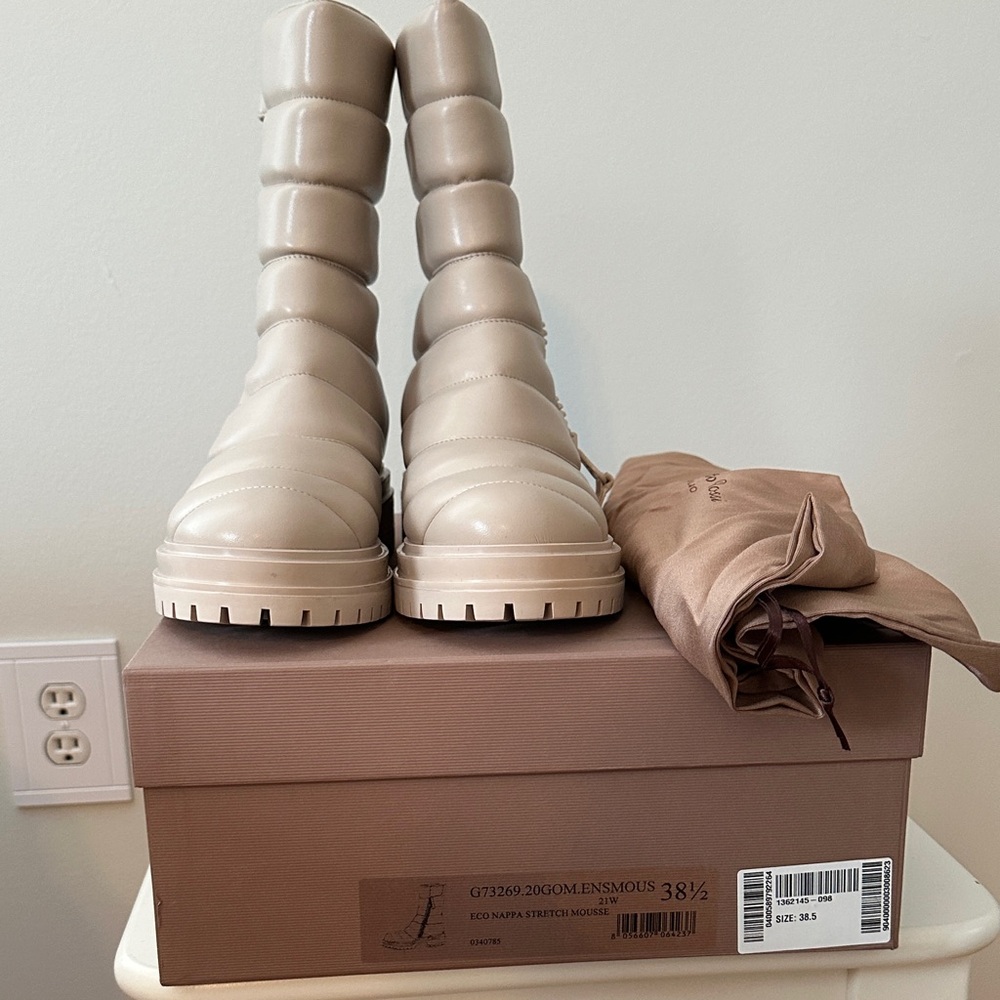 Gianvito Rossi Beige Ankle Boots